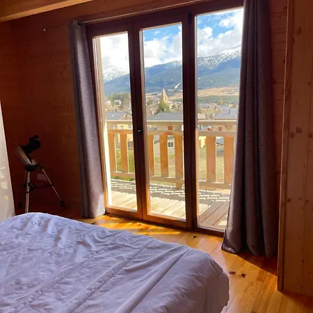 Mitoyen A Pour 8 Personnes Chalet