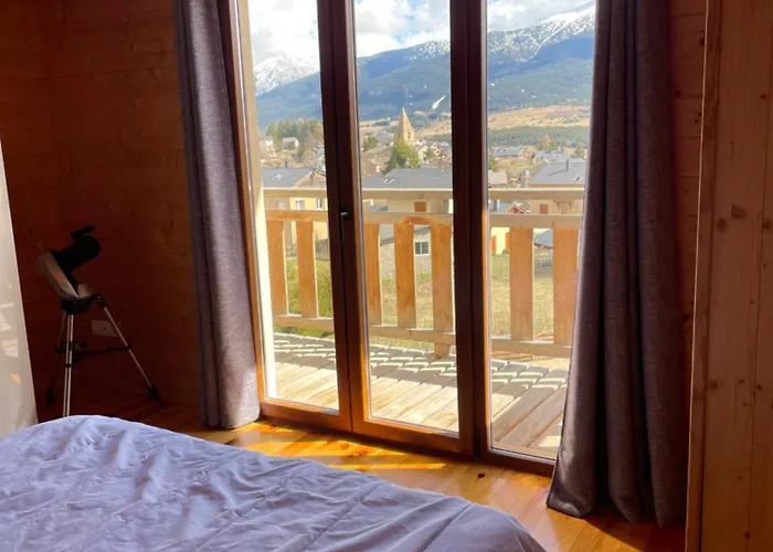 Mitoyen A Pour 8 Personnes Chalet