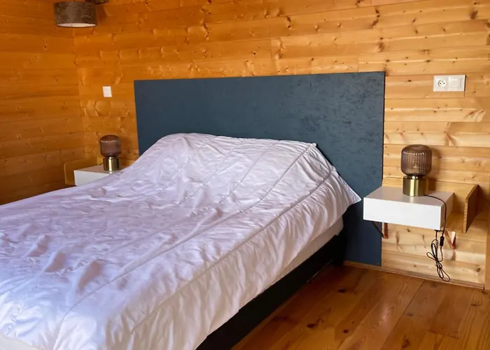 Chalet Mitoyen A Pour 8 Personnes *